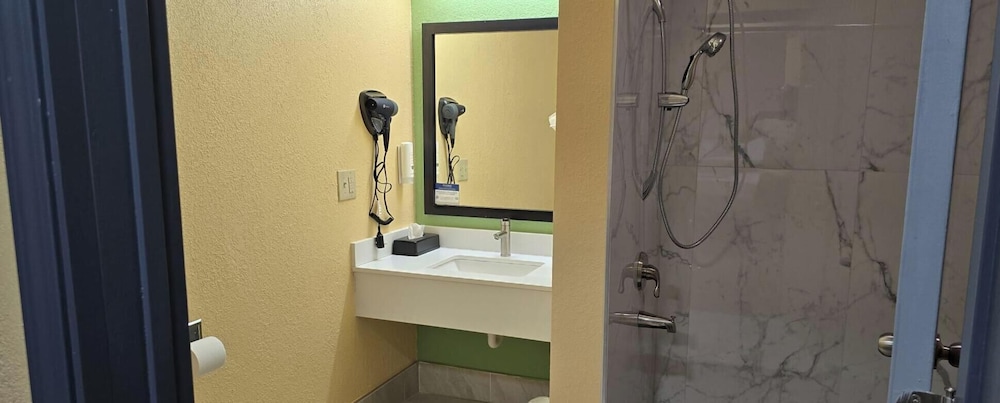 Quality Inn & Suites East Point - Atlanta Area 42/43