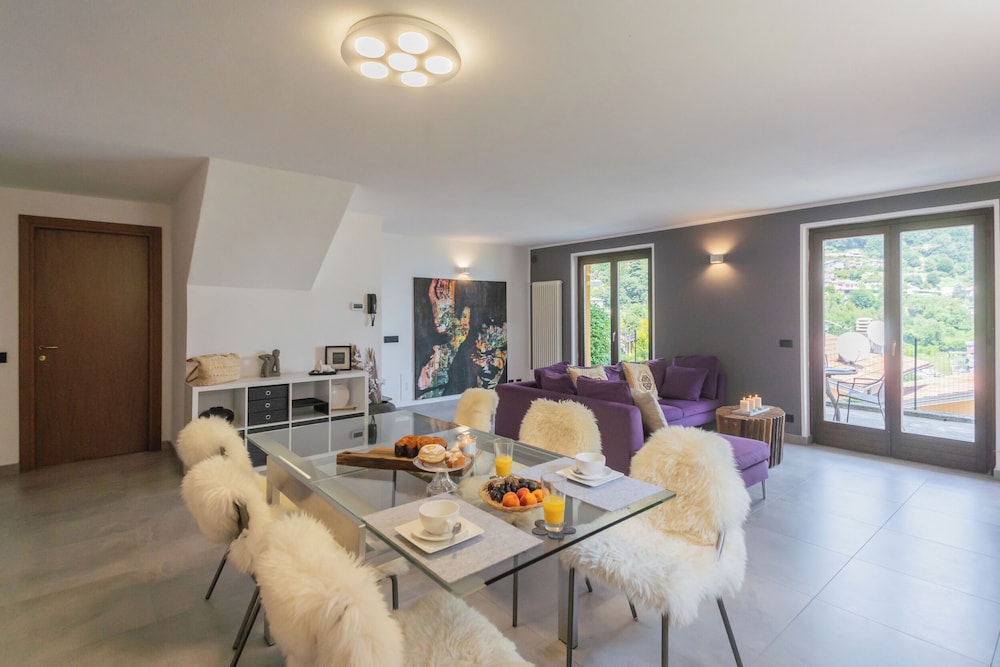 Harmony on the Lake by Rent all Como 9/42