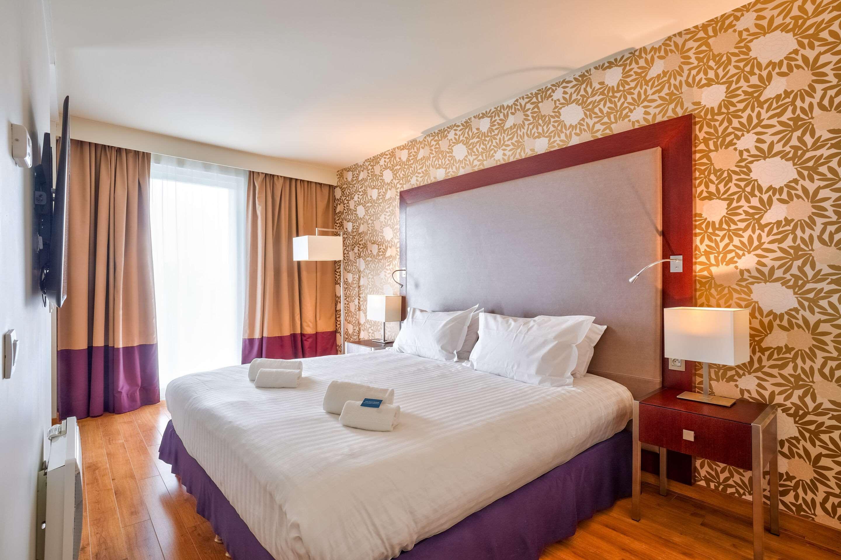 Upgrade, King Bed، Clarion Paris CDG Airport 2/3