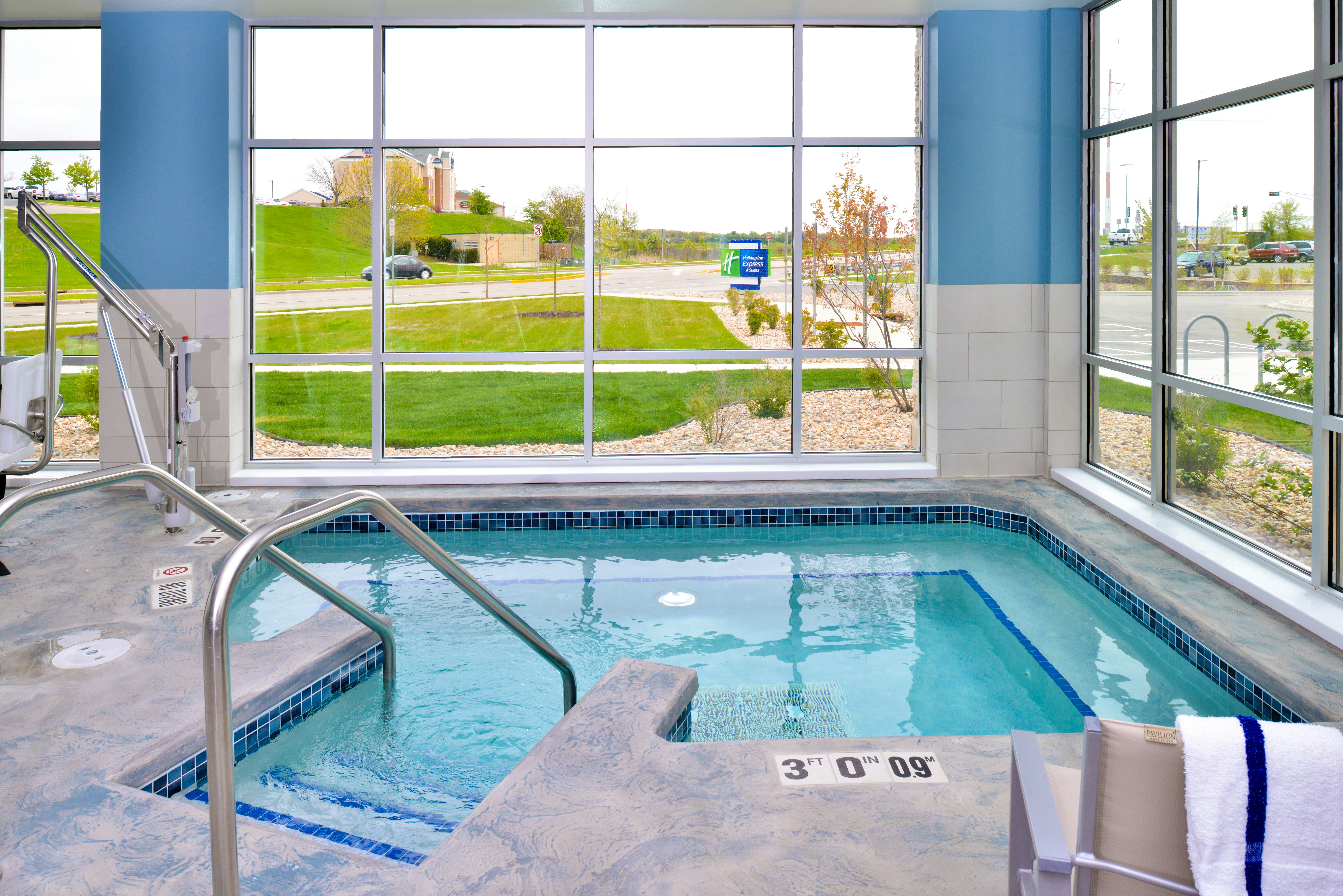 Holiday Inn Express And Suites Madison 35/65