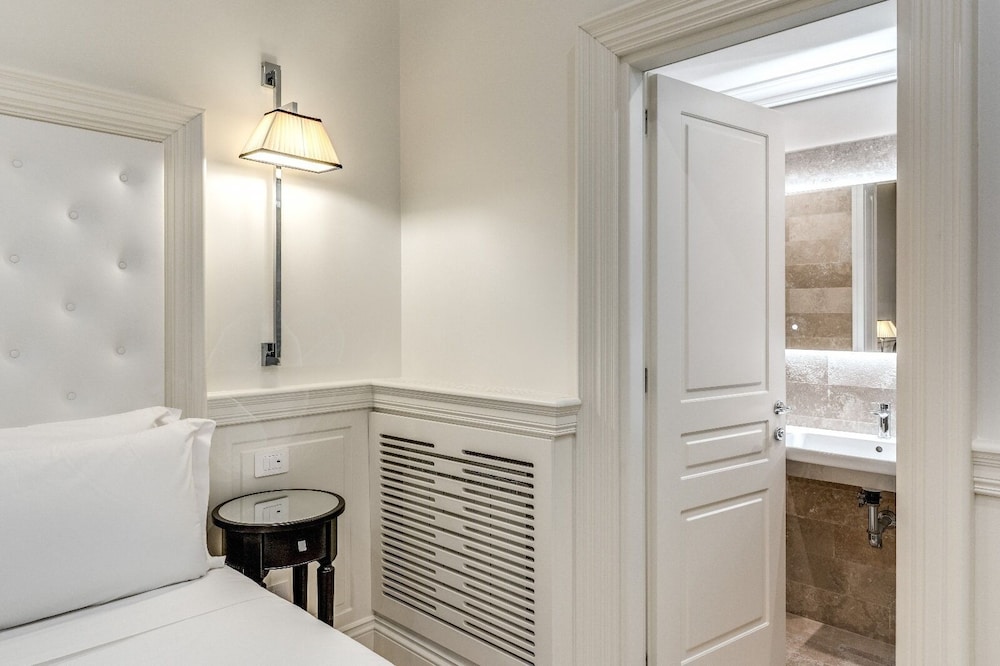 Relais de L Opera 72/72