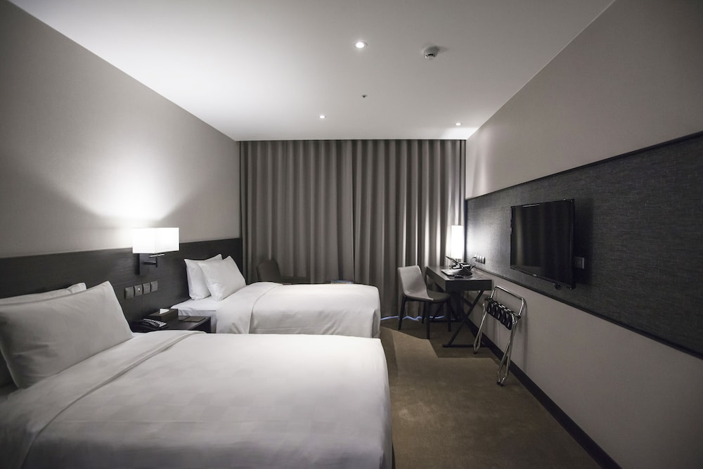 Platinum Hotel 26/71
