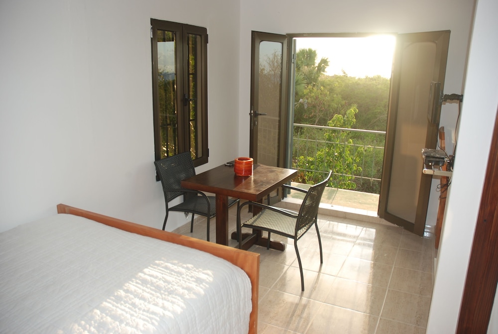 E&amp;J Boutique Residences 14/50