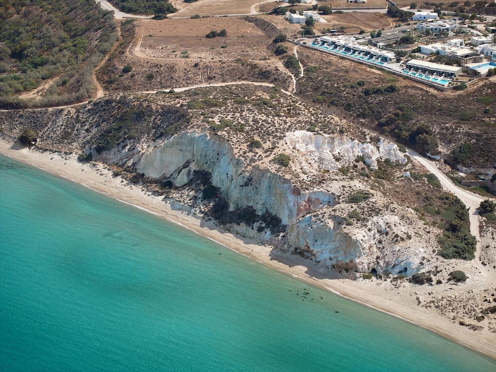 Milos Achivadolimni Hotel Bungalows And Camping Caravan Park 45/50