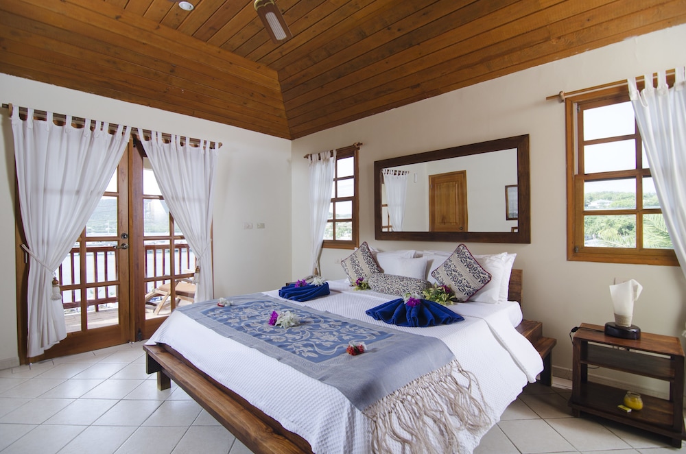 STANDARD, KING BED, PATIO, GROUND FLOOR