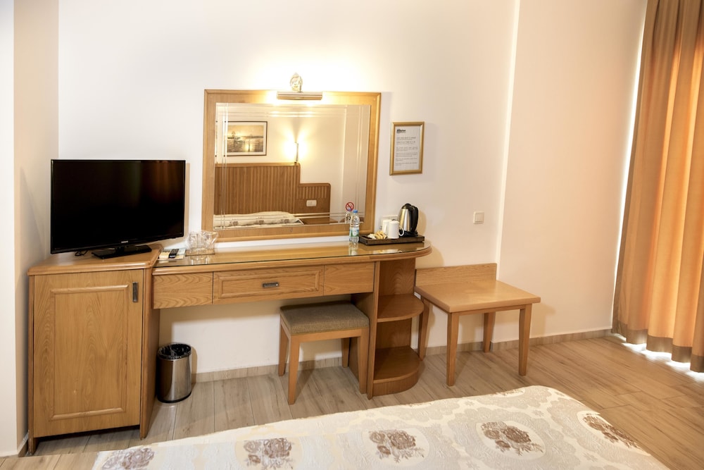 Belcehan Deluxe Hotel 34/50