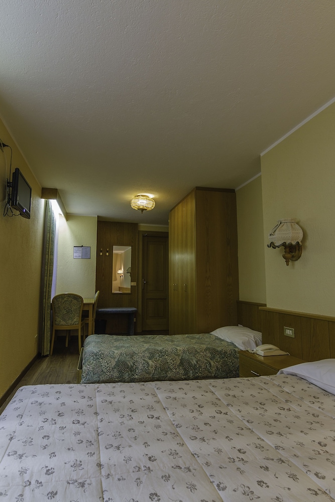 Hotel Ottoz Meublè 38/69