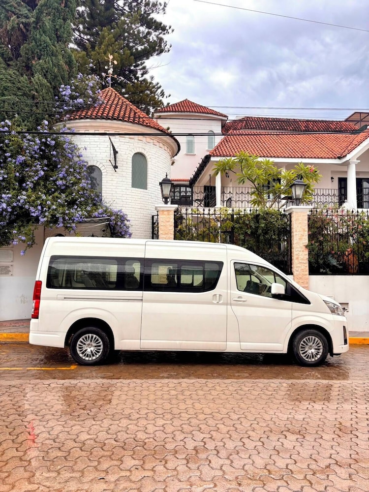 Casa Bonita Hotel and Luxury Residence 42/50