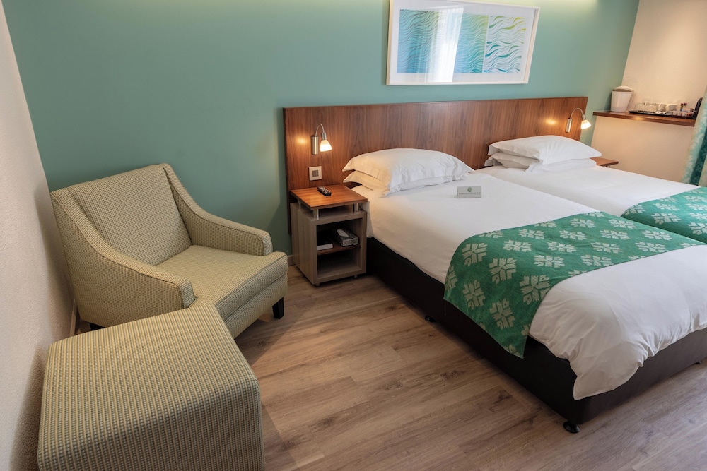 ROOM, TWIN BEDS