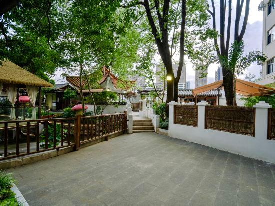 Gefei Hotel (North Square of Kunming Railway Station) 15/17