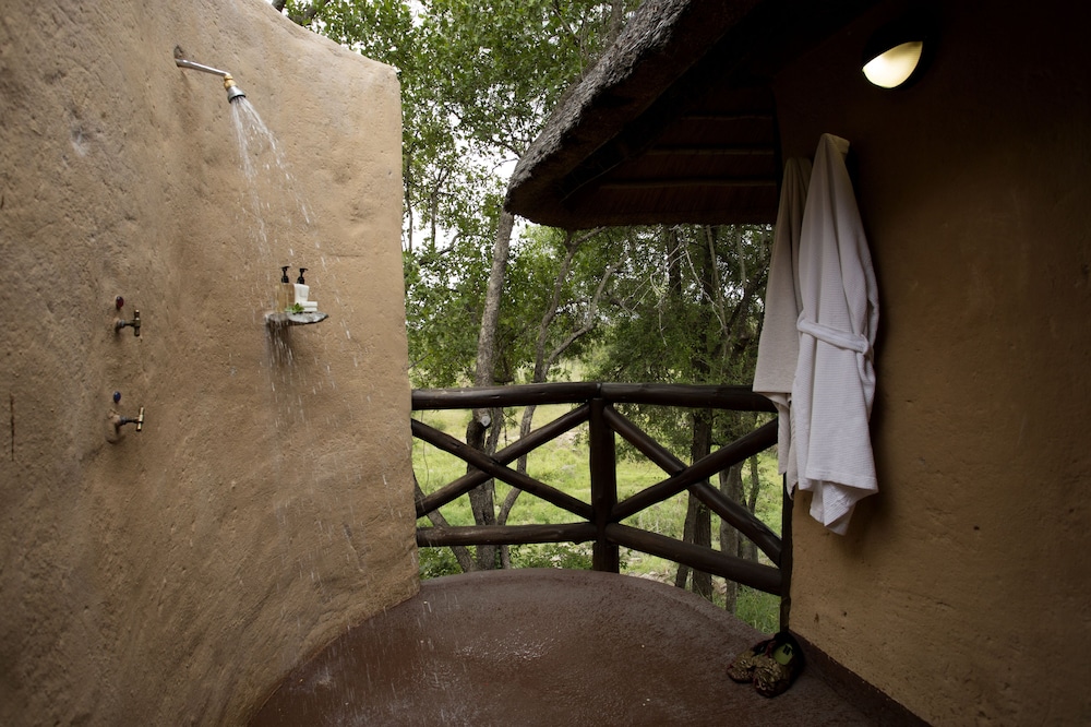 Lukimbi Safari Lodge 20/49