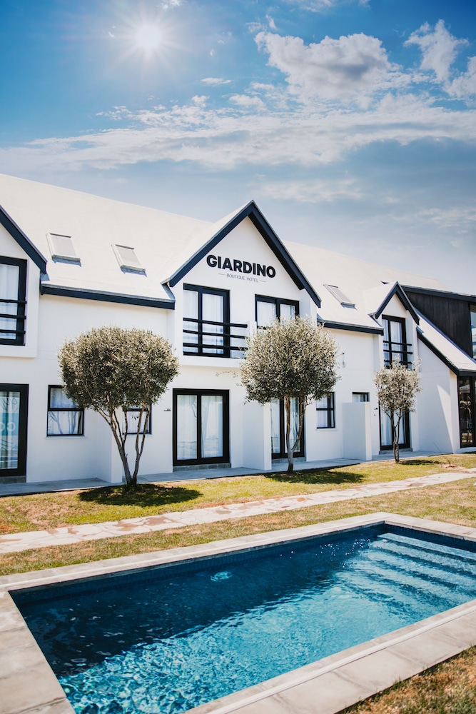 Giardino Boutique Hotel 56/61