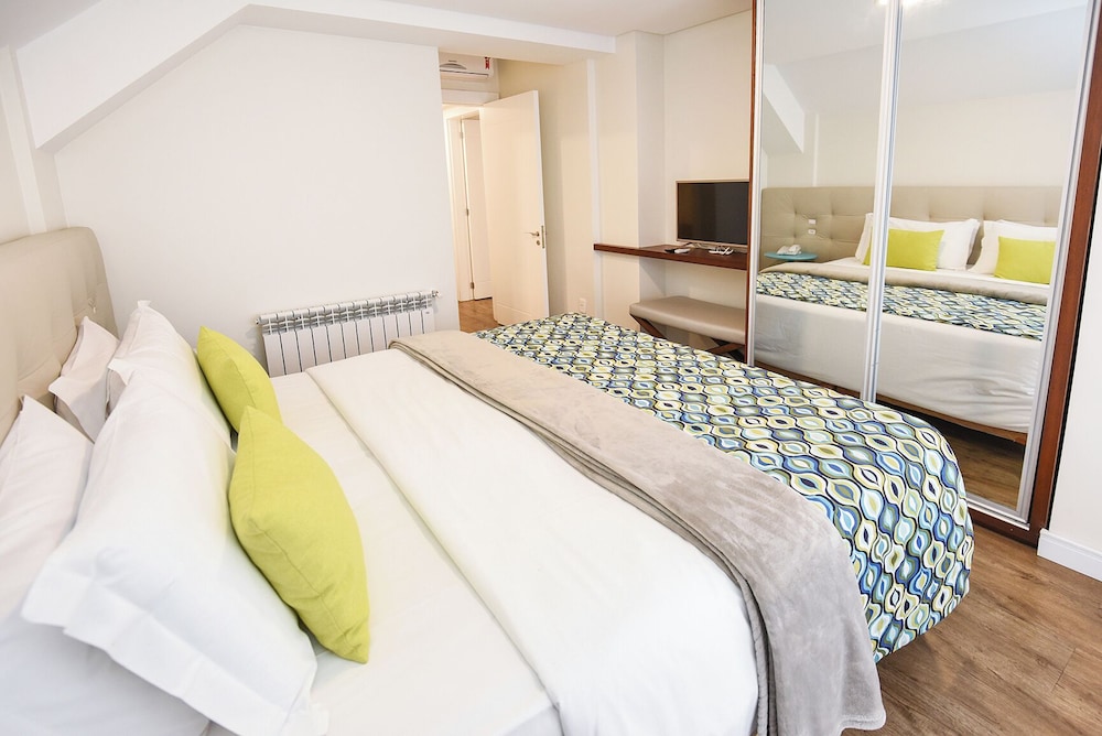 Cercano Hotel 18/72