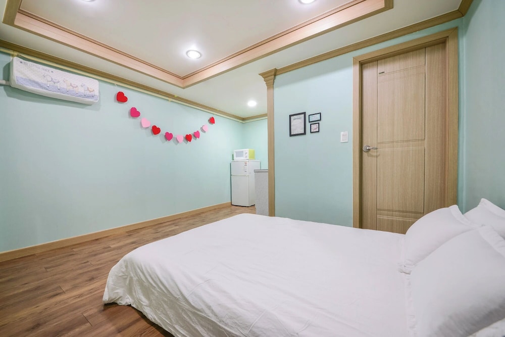 Sokcho Tteurak Pension 24/50
