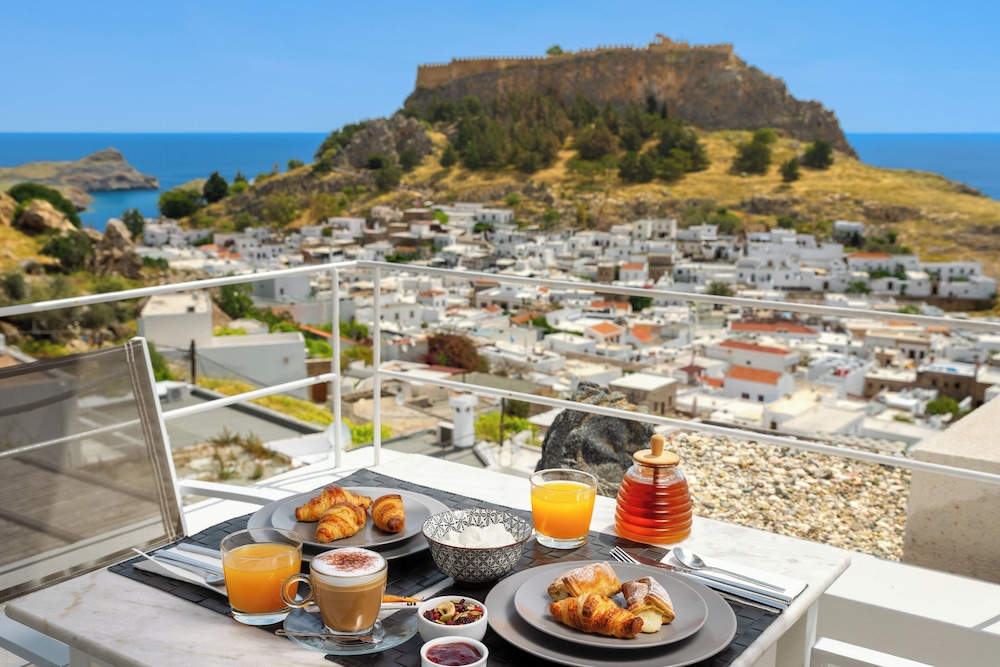 Lindos Comfy Suites 42/58