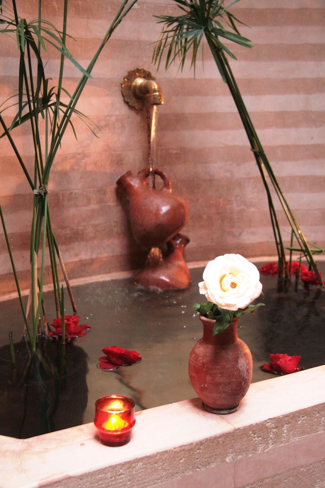 Riad Carina 32/75