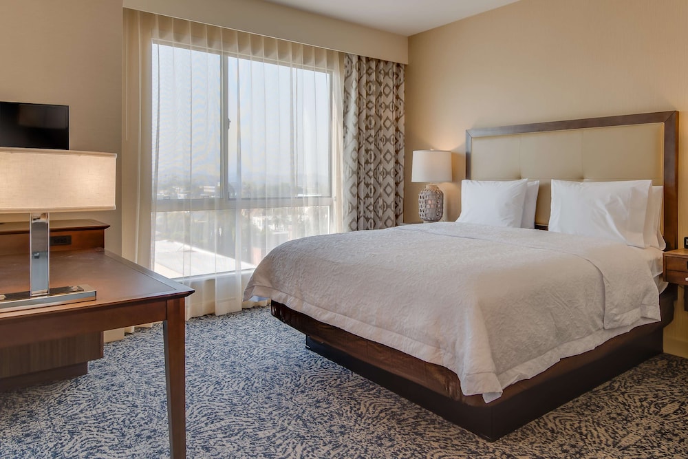 Hampton Inn And Suites Los Angeles Glendale 22/75
