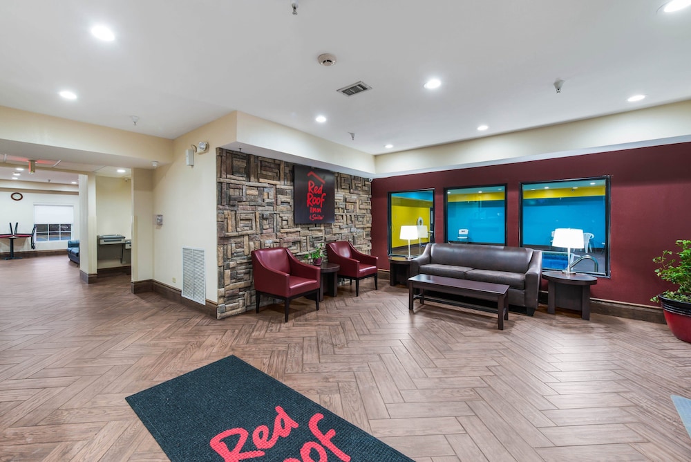 Econo Lodge Inn & Suites Monee 38/59