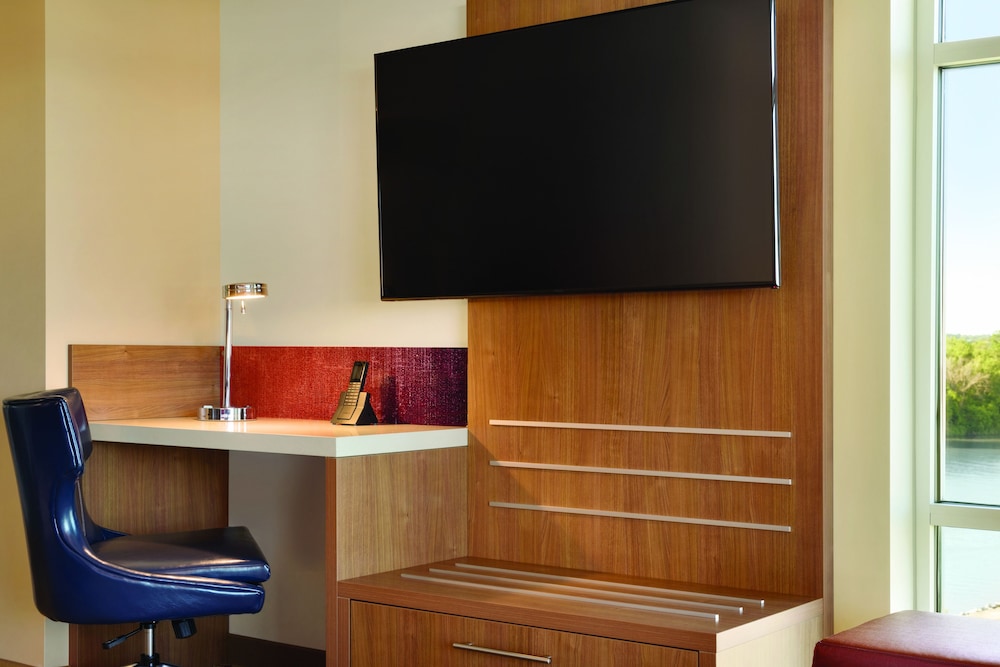 The Landing Hotel at Rivers Casino and Resort 52/63