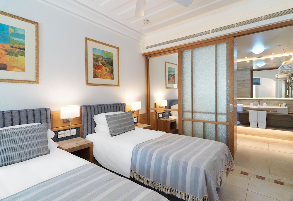 2 BEDROOMS, FAMILY SUITE, BAY VIEW