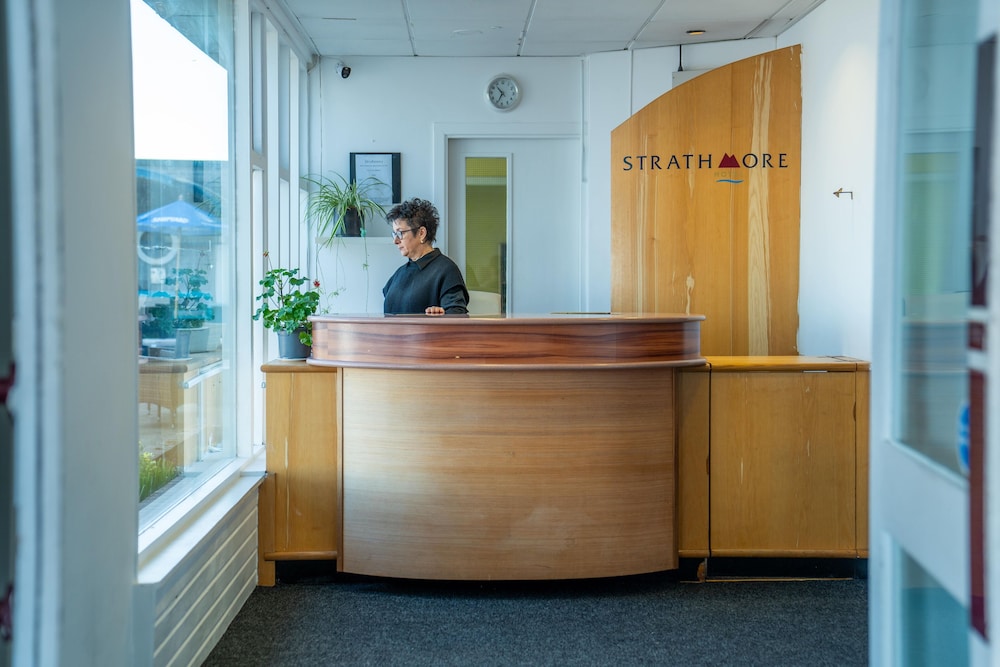 Strathmore Hotel 3/30