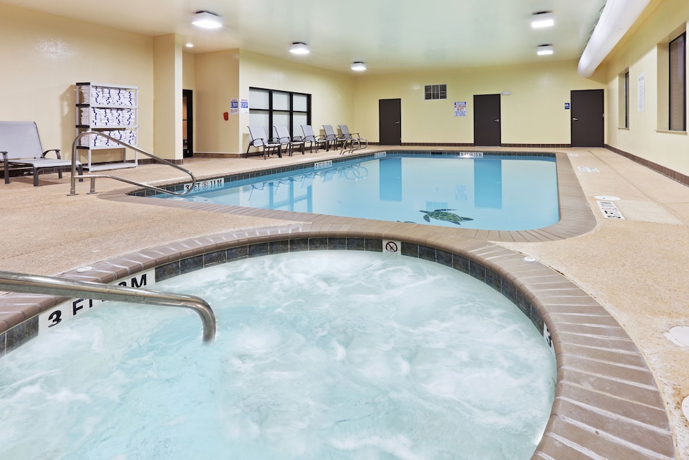 Holiday Inn Express & Suites Lubbock Southwest - Wolfforth 3/50