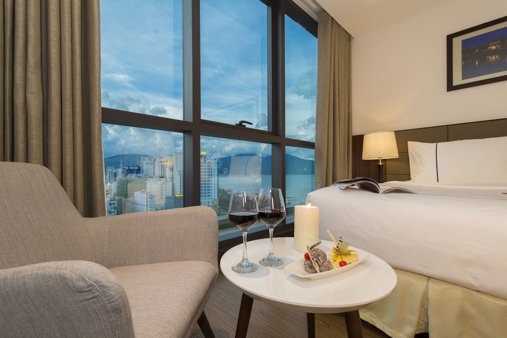 Pavilion Hotel Da Nang 69/77