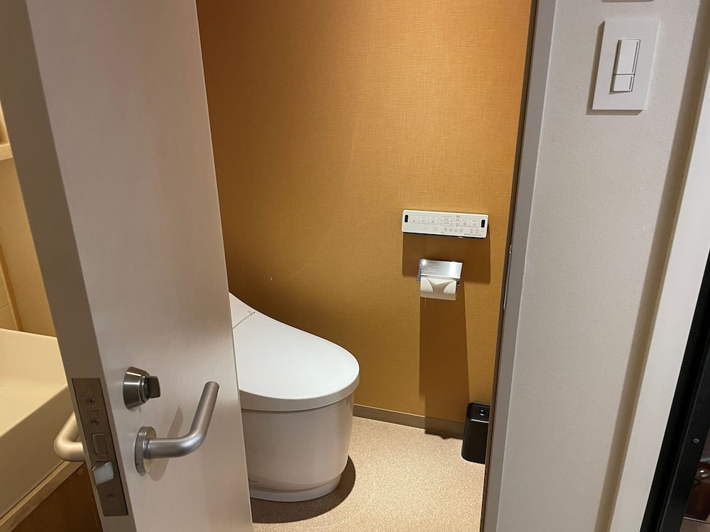 Room, Queen Bed, Cinnamon Hotel 8/8