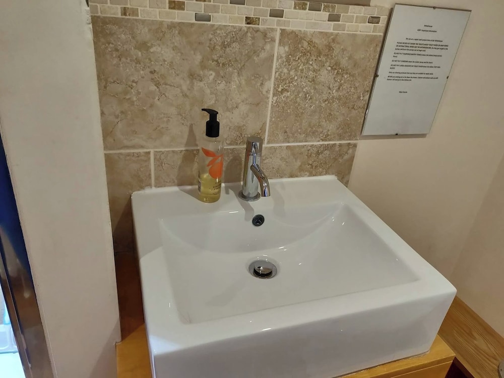 Whitehouse Guest House 47/50