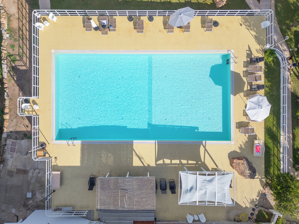 Montiruju Hotel 5/50
