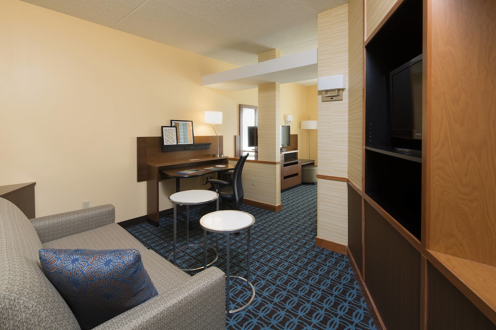 Fairfield Inn & Suites Newark Liberty International Airport 17/38