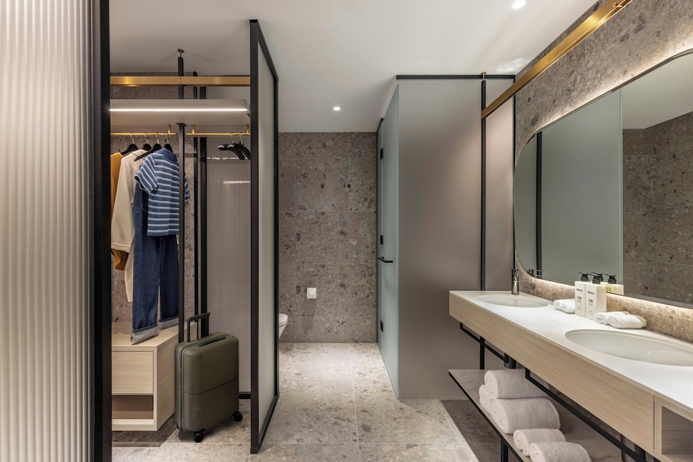 Hotel Indigo Melbourne Little Collins by IHG 48/48