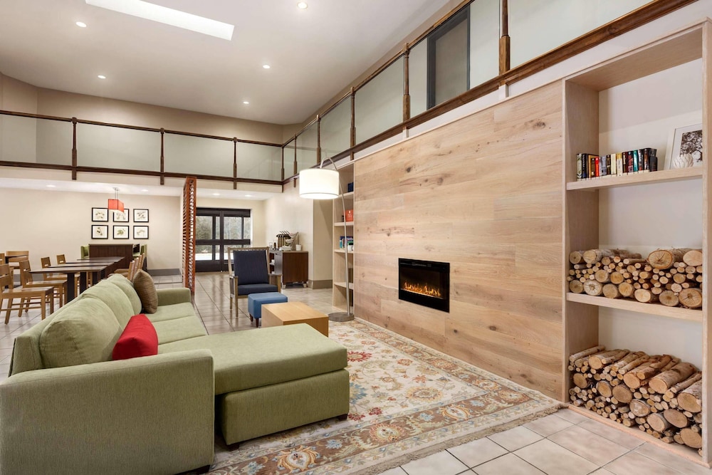 Country Inn and Suites by Radisson, Dahlgren-King George, VA 34/53