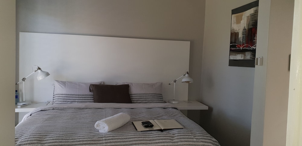 Umhlanga Lodge - Adults Only 12/43