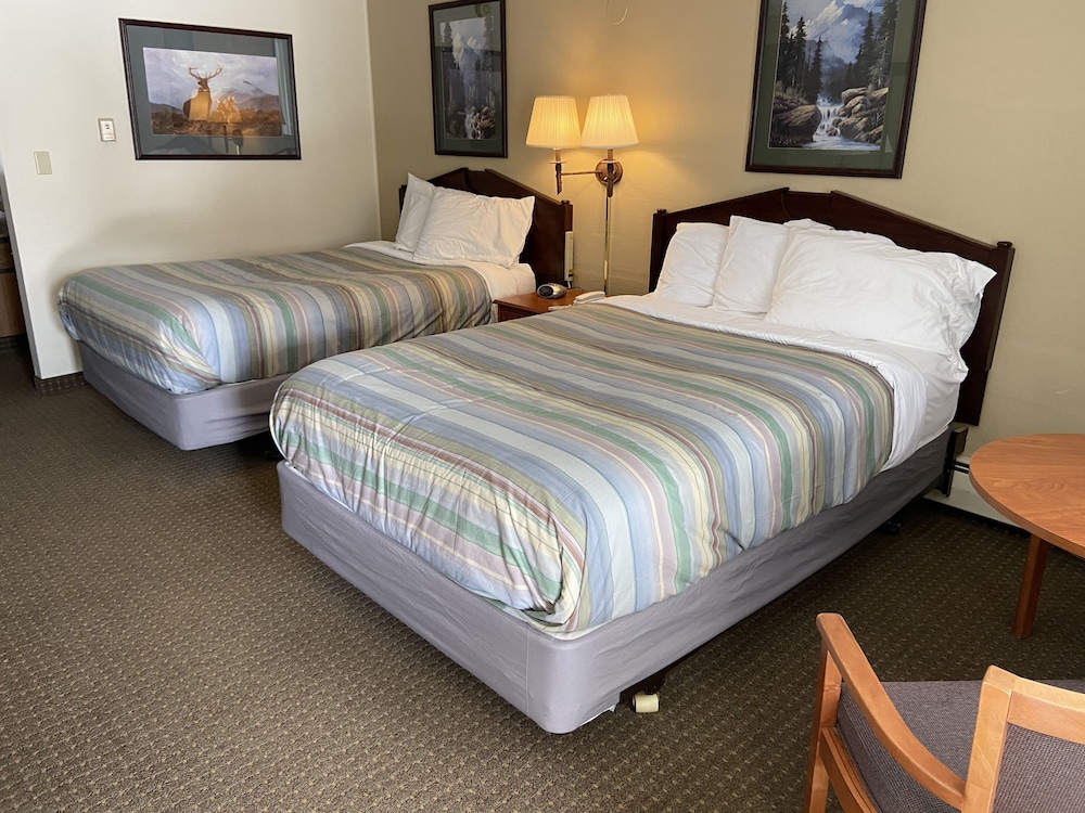 Snowshoe Motel 25/72