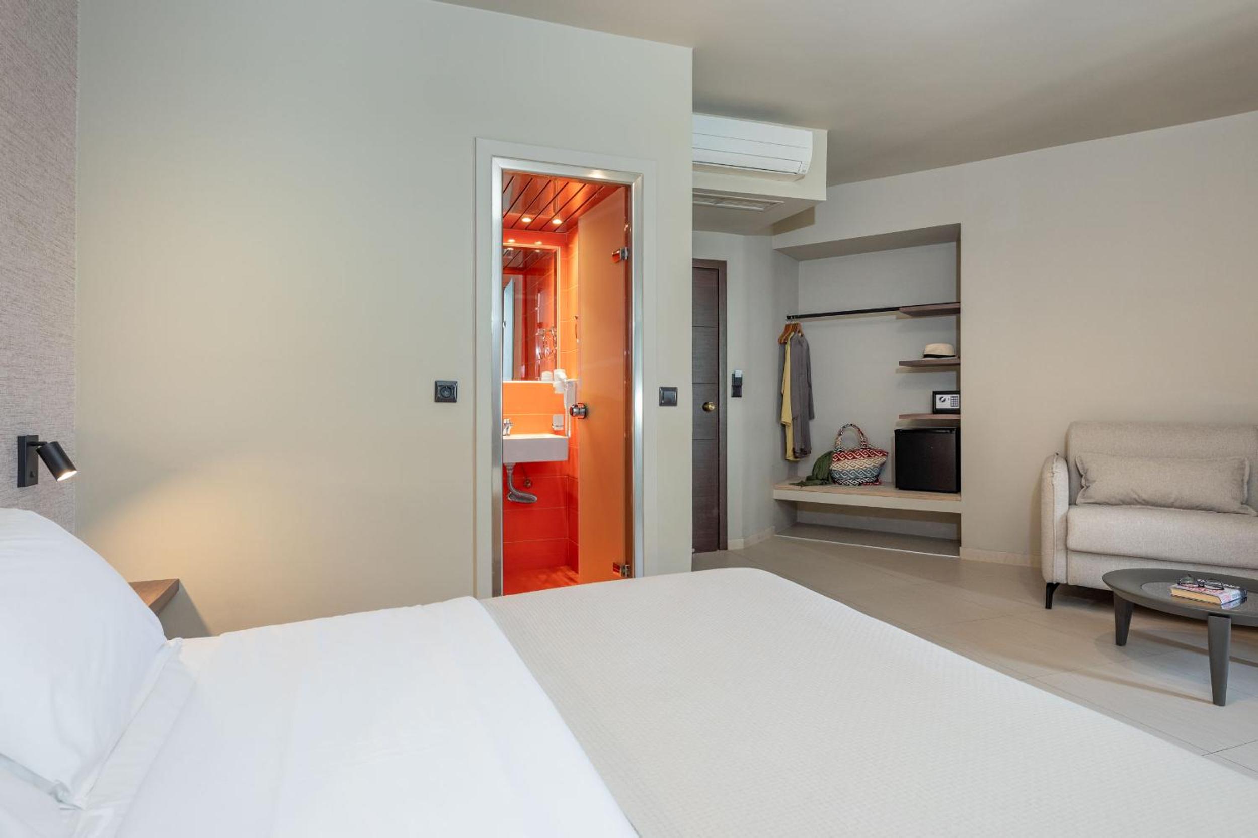 Junior Suite, Lateral Side Sea View