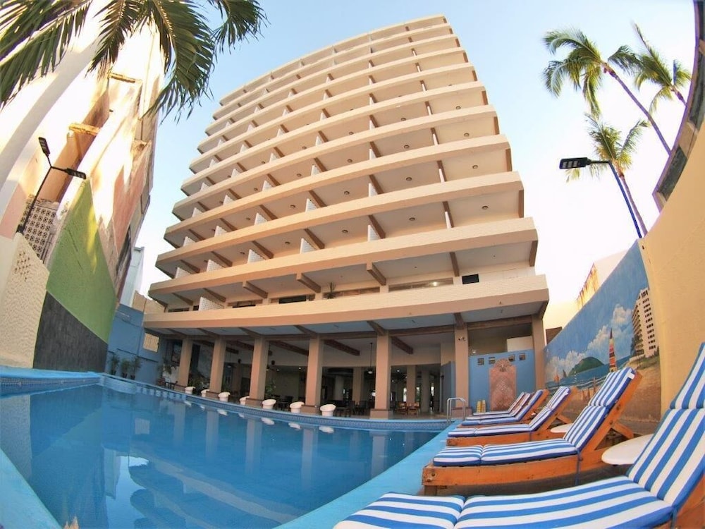 Playa Bonita Hotel 5/40