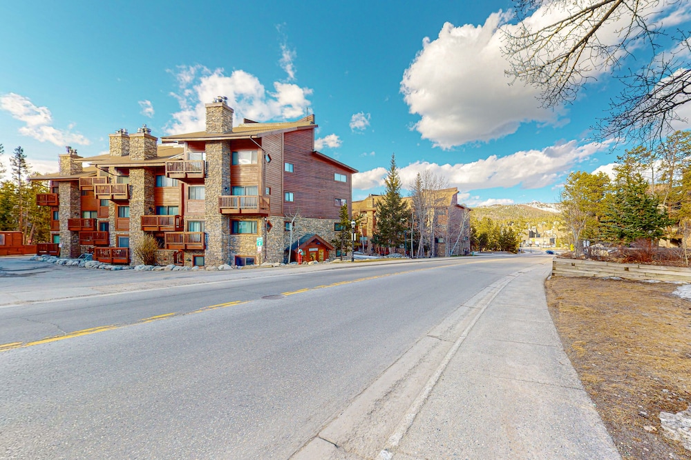 Pine Ridge Condominiums 42/50