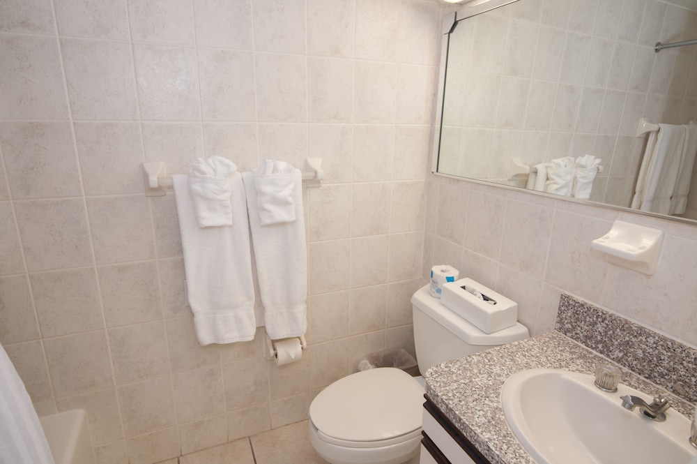Beachcomber Oceanfront Resort Villas 33/71
