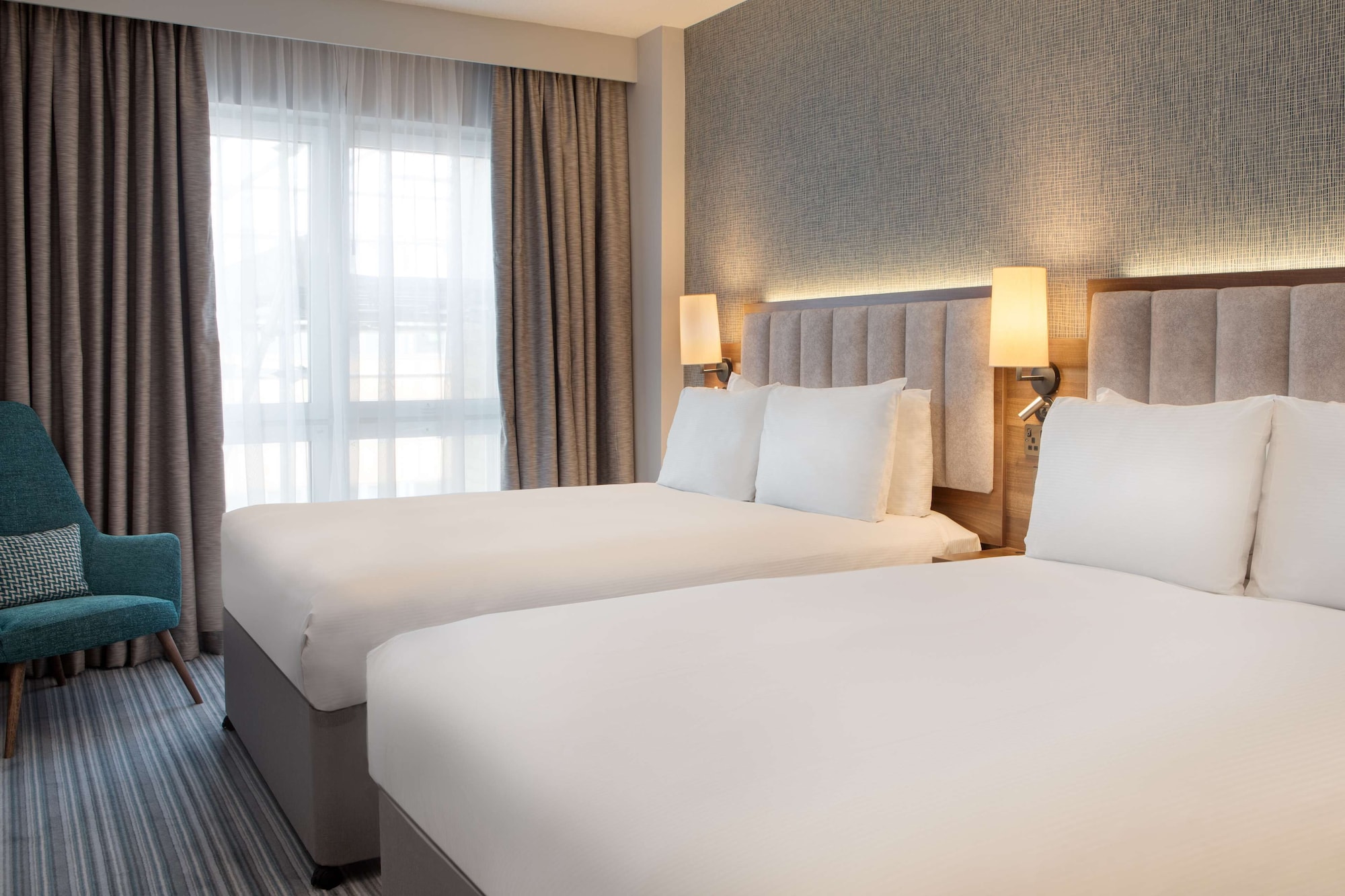ROOM, DOUBLE OR TWIN BED