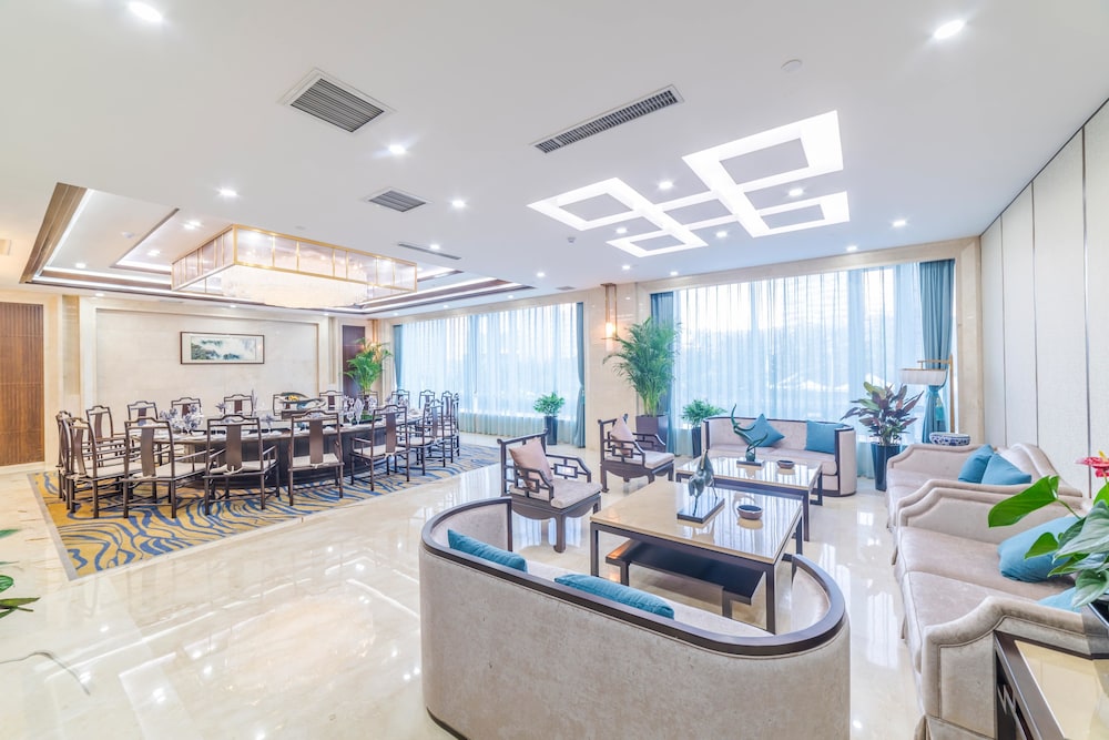 Hundred Hotel 42/60