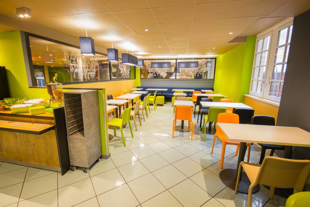 Ibis Budget Marseille Vieux Port 48/67