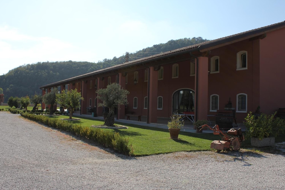 Tenuta Monterosso 22/32
