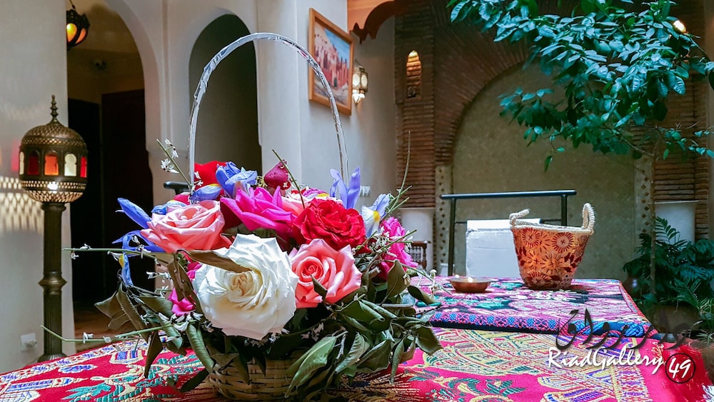 Riad Gallery 49 41/50