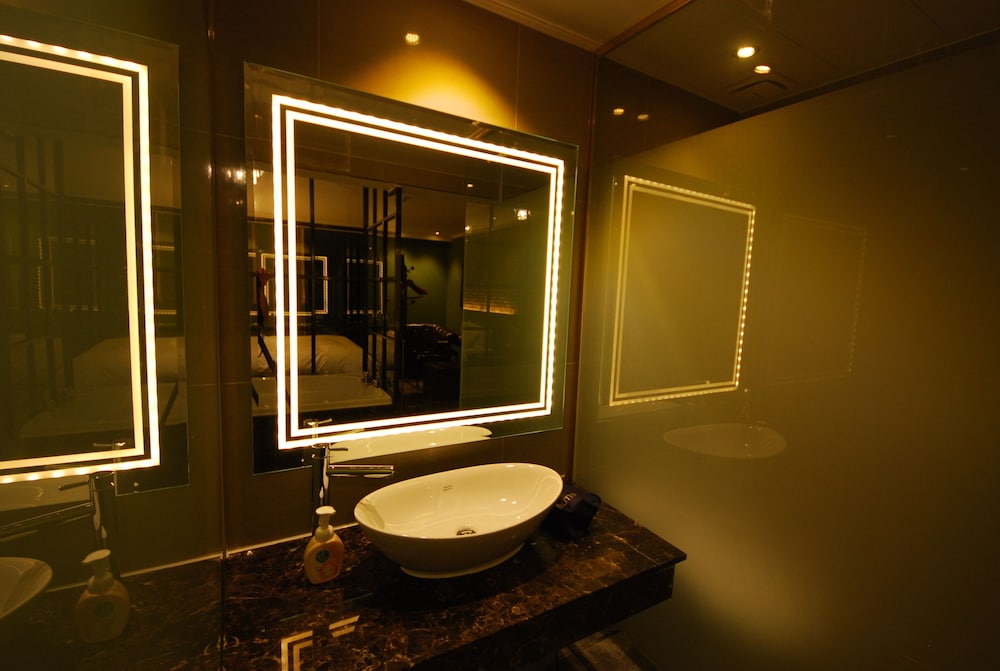 Hotel Buti 37/43