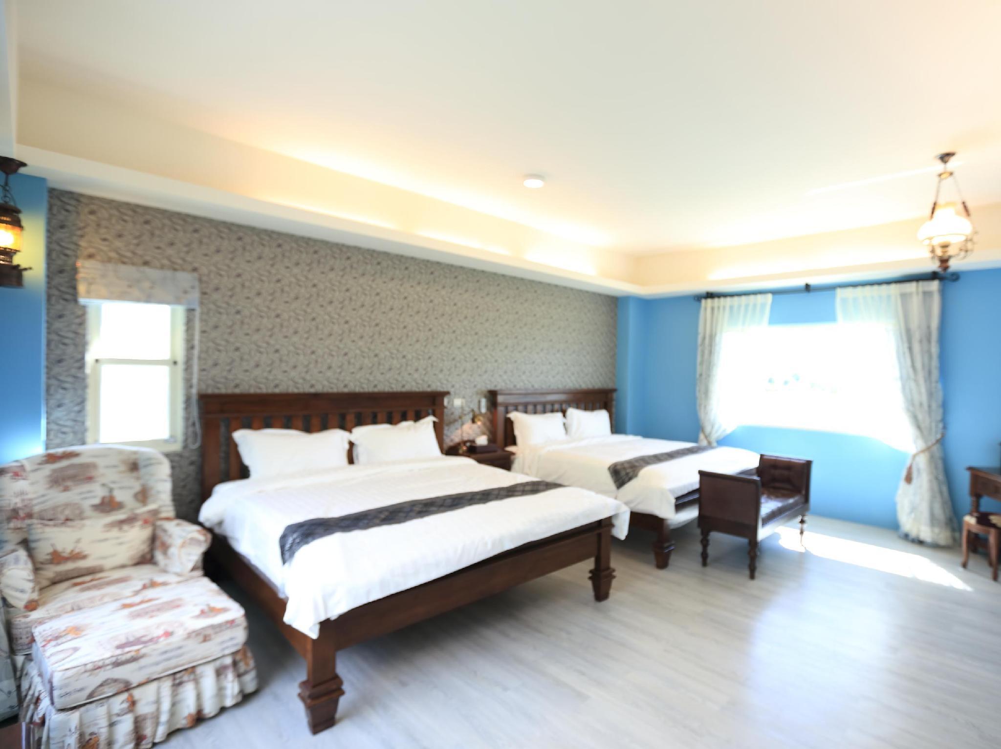 Room, Quadruple, 2 Queen Beds, Mountain View