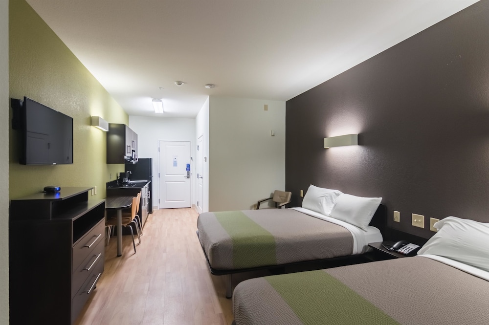 Days Inn & Suites by Wyndham Colorado City/I-20 18/37