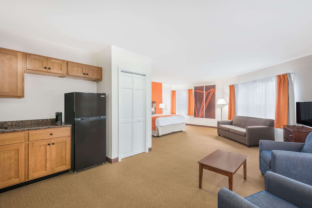 Howard Johnson by Wyndham Quincy/Boston 7/16