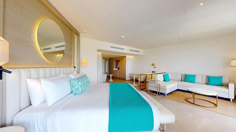 Princess Luxury Junior Suite with Hydromassage