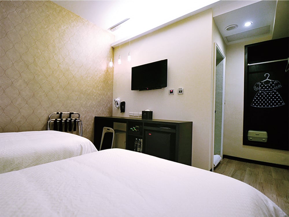 CHECK inn Express Kaohsiung Love River 12/66